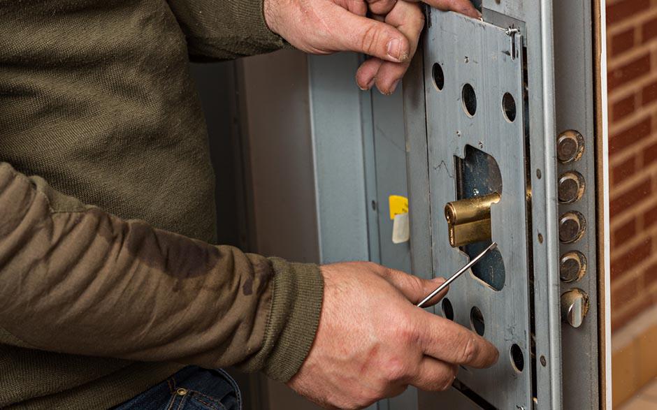 changer cylindre de serrure Paris 2